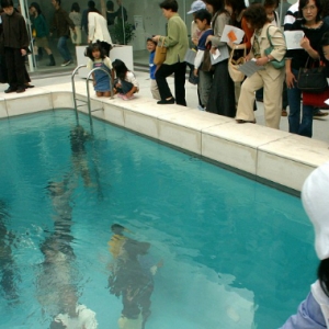 Kolam Renang Anti Basah, Rasai Sensasi Berendam Di Muzium Jepun