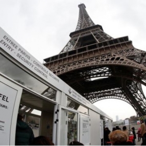 Bimbang Diserang Lagi, Menara Eiffel Diganti Dinding Kaca Kalis Peluru?