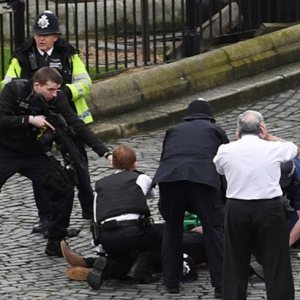 [Kemaskini] Serangan Di London: 5 Maut Termasuk Seorang Polis, 40 Lagi Cedera