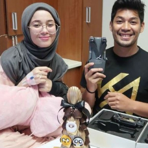 Emma Maembong Gigih Buat 'Surprise' Untuk Kamal Adli Di Hospital