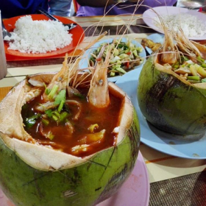 Buat Sendiri Tomyam Kelapa Muda, Memang Rare Sangat!