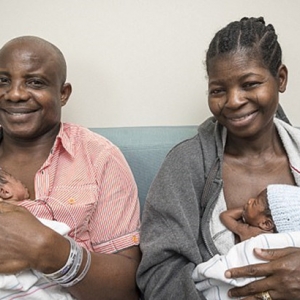Penantian 17 Tahun, Pasangan Nigeria Selamat Lahir Enam Bayi Sekaligus