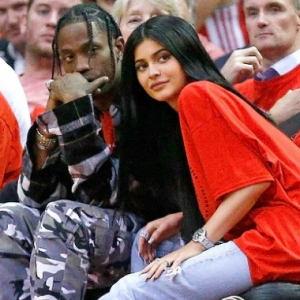 Peminat Heboh, Kylie Jenner Kini Hamil Anak Travis Scott?