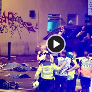[LIVE]Van Rempuh Ketika Para Jemaah Meninggalkan Masjid Finsbury Park Di London