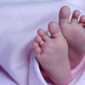 Masih Bertali Pusat, Bayi Ditinggalkan Atas Kerusi Poliklinik