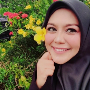 Buka Tudung Dalam Rumah Ahya Rosli, Ini Penjelasan Zulin Aziz