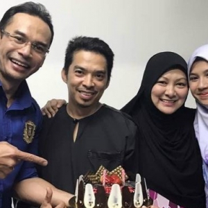 Meriah Betul, Norman Dan Memey Buat Suprise Ulang Tahun Perkahwinan Abby