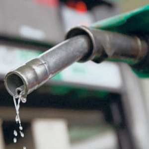 Petrol, Diesel Naik 6 Dan 3 Sen