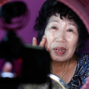 Bukan Tua Sembarangan, Nenek 70 Tahun Jadi Bintang YouTube Korea