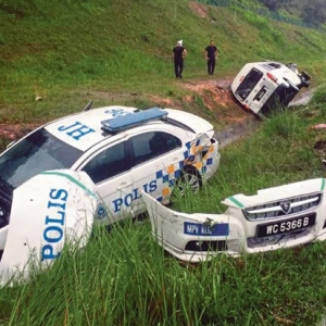 Kereta Peronda Polis Bawa 4 OKT Terbabit Kemalangan