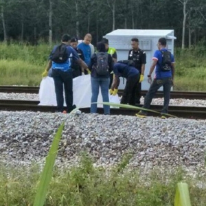 Ngeri: Lelaki Maut Dilanggar Komuter Sehingga Badan Terputus Jadi 3 Bahagian