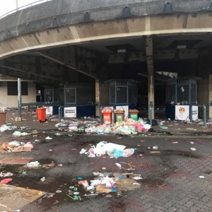 Ini Stadium Ke Atau Tapak Pelupusan Sampah? Gambar Aib Stadium Shah Alam Jadi Viral