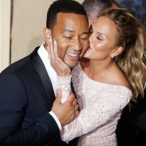 Chrissy Teigen Tak Mungkin Ceraikan John Legend Kerana...