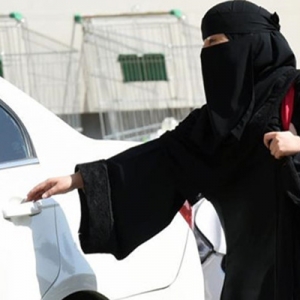 Mulai Jun Tahun Depan, Wanita Di Arab Saudi Dibenarkan Bawa Kereta