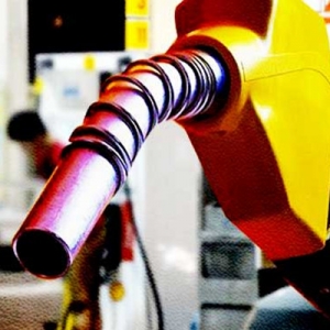 Harga Petrol Turun Lagi 3 Sen, Diesel Pula Naik 2 Sen