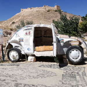 VW Beetle Di Jordan, Hotel Terkecil Di Dunia Di Tengah-tengah Gurun Pasir!