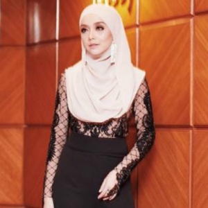 Pakai Baju Warna Kulit, Mira Filzah Ditegur Makin Seksi