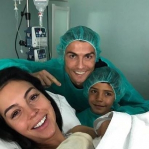 Cristiano Ronaldo Sambut Kelahiran Anak Keempat