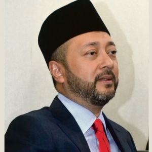 Gambar Anak Jadi Tular, Mukhriz Mahu Ambil Tindakan