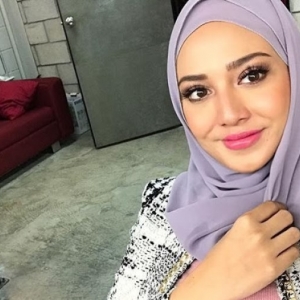 Fathia Datang Lambat 5 Jam, Keadaan Tak Terurus. Macam Mana Nak 'Live' Kat TV?