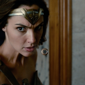 Gal Gadot Asyik Termuntah Ketika Shooting Justice League, Ini Sebabnya...