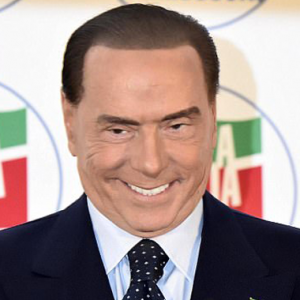 Bekas Perdana Menteri Itali, Silvio Berlusconi 'Jadi' Patung Lilin