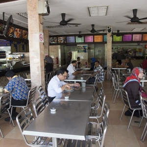 Restoran Mamak Boleh Bendung Gejala Maksiat, Kenapa Nak Tutup Selepas 12 Malam?