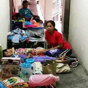 Dihalau Tak Bayar Sewa, Empat Sekeluarga Merempat Di Koridor Flat