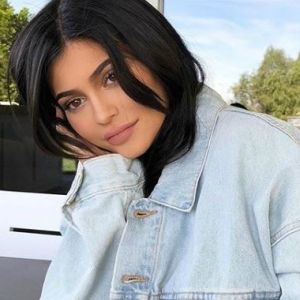 Kylie Jenner 'Sorok' Perut Lagi,  Mengandung Ke Tak Sebenarnya?