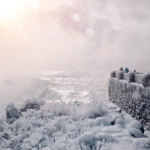 Air Terjun Niagara Yang Membeku Cantik Macam Dalam Filem Frozen