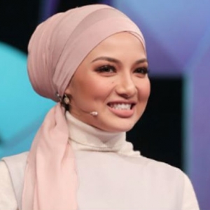 Neelofa Bengang Tengok Lelaki Biadab Tampar Wanita Tak Bertudung