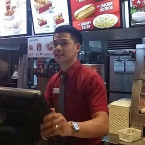 Tersipu-sipu Abang KFC Apabila Pelanggan 'Bermain Api Cinta'