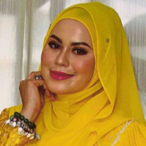 "Muka Macam Mayat Jadian!”- Rebecca Islam Gaduh Besar Dengan Eina Azman?