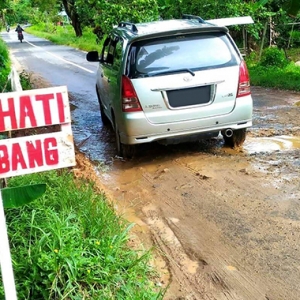 Hanya 3 Langkah, Warga Selangor Boleh Lapor Jalan Berlubang Guna Waze Je