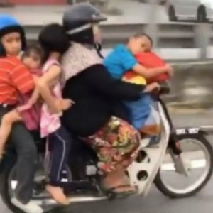 Tular Lima Beranak Satu Motor: Suriani Cuma Mahu Cari Makanan