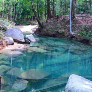 Sama Macam Emerald Pool Di Krabi, Jom Mandi Manda Di Sungai Jernih Di Terengganu