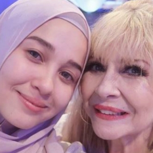 "Ingatkan Selfie Dengan Singa,"-Emma Maembong Bengang Ibu Dikutuk