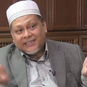 "Bagi Mereka Selesaikan Hutang Dulu, 5 Tahun Lagi PAS Ambil Malaysia,"- Mohd Amar