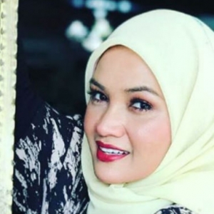 Zarina Zainuddin Dah Lama Tak Ditawar Berlakon,  Azal Pula Yang Runsing