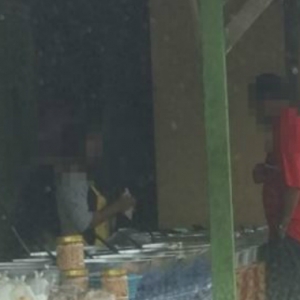 11.30 Pagi Dah Buka, Kedai Di Rantau Panjang Selamba Jual Makanan