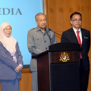 Penjawat Awam Termasuk PM & TPM Tidak Terkecuali Tindakan Undang-Undang