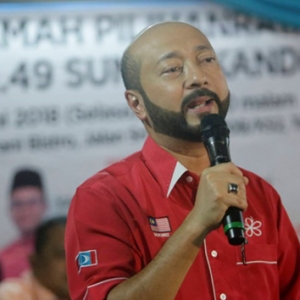 Kenyataan Annuar Musa Menyinggung Perasaan Mukhriz