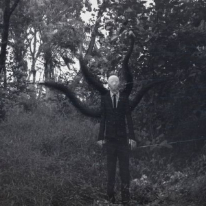 Slender Man: Sekadar Mitos Seram Atau Benar-Benar Wujud?