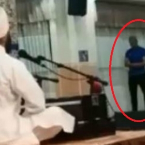 Tular Lelaki Muslim Solat Di Kuil Sikh, Apa Kes?