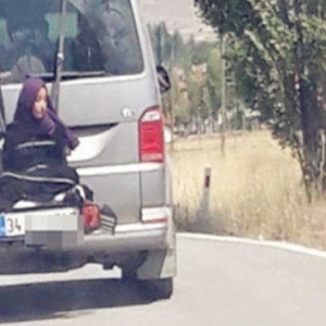 Ikat Anak Perempuan Di Belakang Van Yang Dipandu, Bapa Ditahan Polis