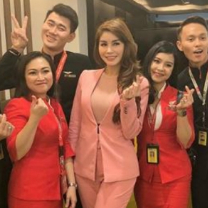 Bengkung Dan Girdle Sajat Laku Keras,  Air Asia Pun Nak Jalin Kerjasama