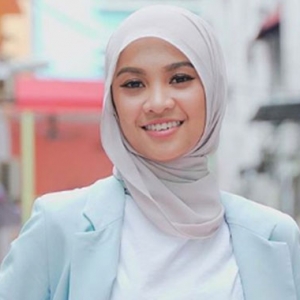 Pakai Jeans Koyak, Nabila Razali Masih Tenang Dikritik