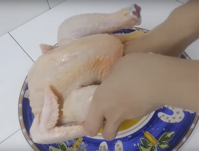 Resepi Ayam Ala 'Panggang' Garam Mudah Guna Periuk Nasi 