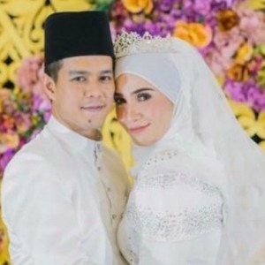 Meriah Majlis Resepsi Izreen Dan Ude! Sampai Tiga Kali Tukar Baju Pengantin,Sakan Sungguh