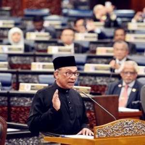 Kehadiran Anwar Ibrahim Di Dewan Rakyat Curi Tumpuan Media